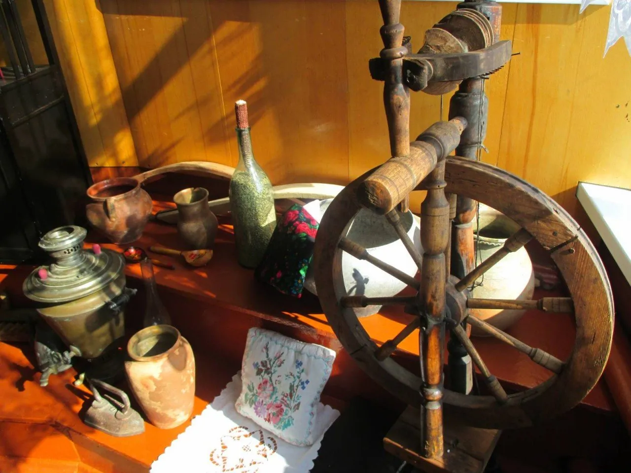 благодаря ученикам МБОУ СОШ №10 музейный уголок пополняется новыми экспонатами